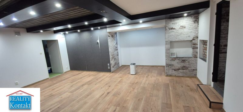 Suterénny obchodný priestor v centre Nových Zámkov